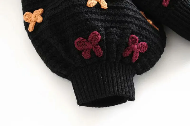 APPLIQUES CROPPED SWEATER