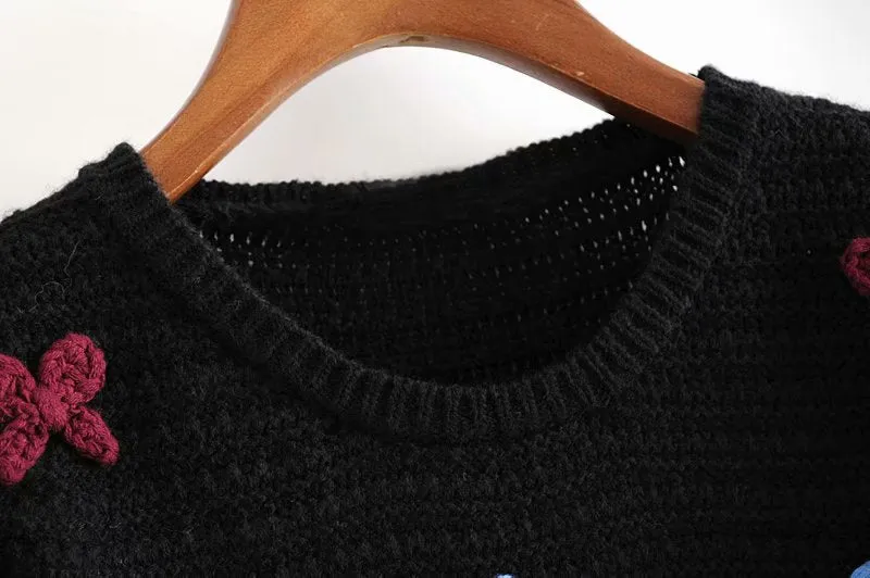 APPLIQUES CROPPED SWEATER
