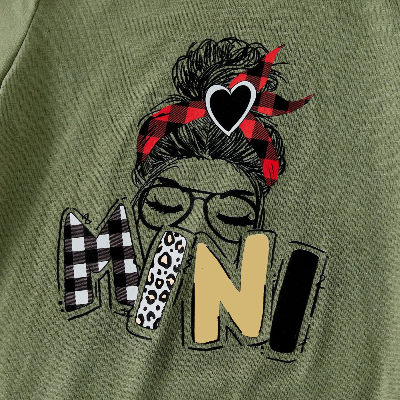 Mommy and Me Characters Letter Print Army Green Short-sleeve Twist Knot T-shirt Dress for Mom and Me