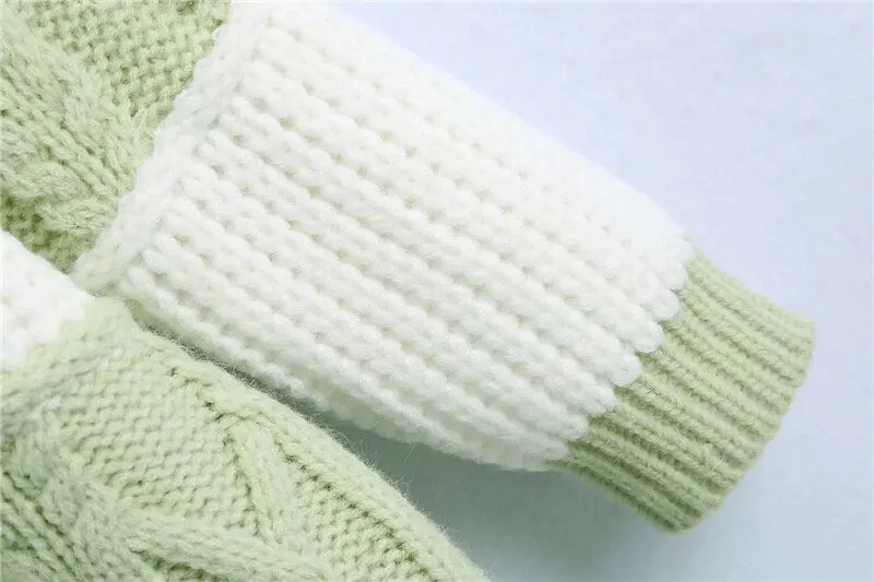 OVERSIZED KNITTED SWEATER