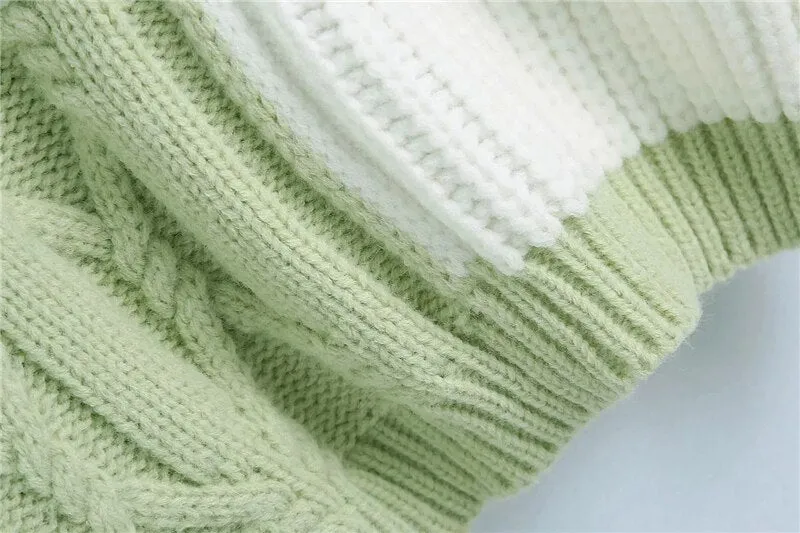 OVERSIZED KNITTED SWEATER