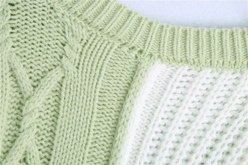OVERSIZED KNITTED SWEATER